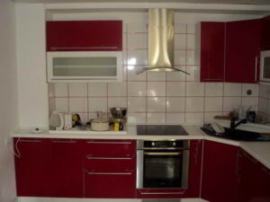 rohová kuchyňa červeno biela